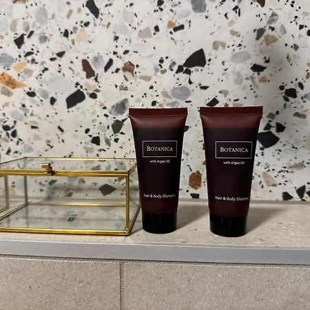 Soho V Centre, Smart & Self Check-in 24h, Private Garage Ev Apartment Banska Bystrica