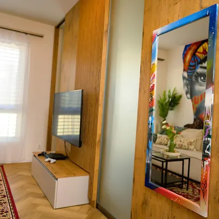 Soho V Centre, Smart & Self Check-in 24h, Private Garage Ev Banska Bystrica