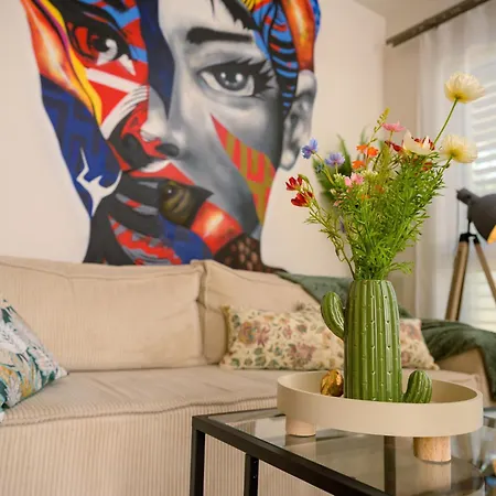 Apartment Soho V Centre, Smart & Self Check-in 24h, Private Garage Ev