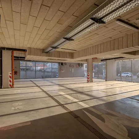 Apartment Soho V Centre, Smart & Self Check-in 24h, Private Garage Ev Banska Bystrica