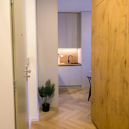 Soho V Centre, Smart & Self Check-in 24h, Private Garage Ev Apartment